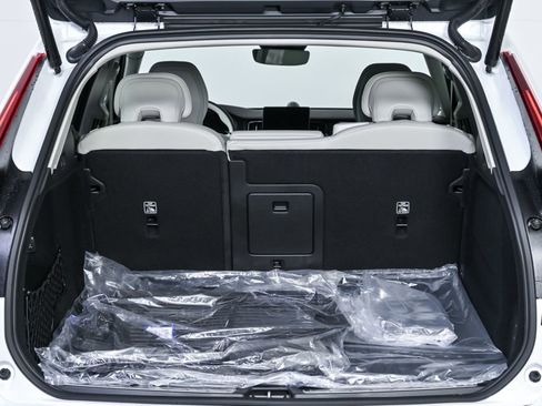 New 2026 Volvo XC60 B5 Ultra w/ Climate Package image 30
