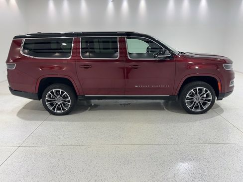 Used 2024 Jeep Grand Wagoneer L Series III image 5