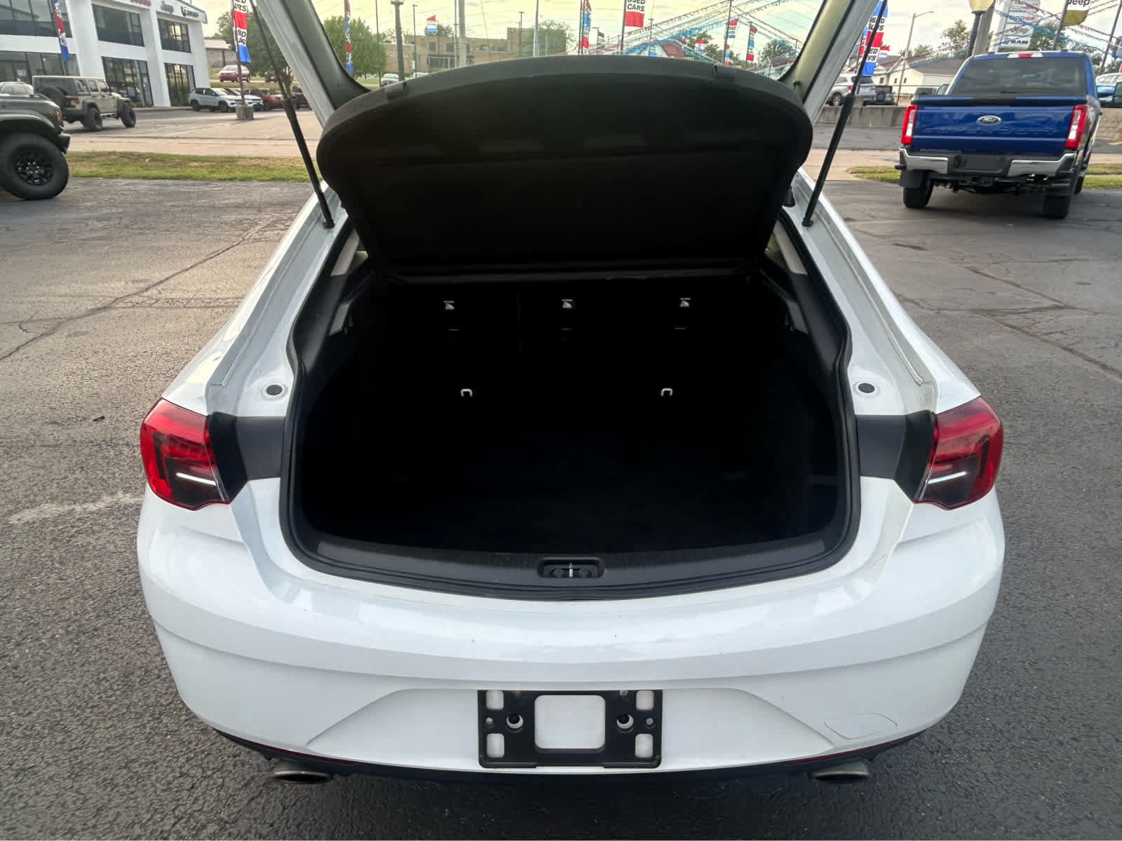 Used 2019 Buick Regal Preferred FWD image 6