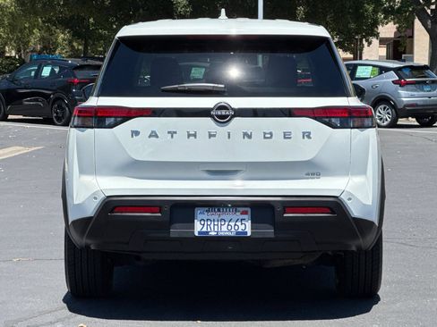 Used 2022 Nissan Pathfinder S w/ Cargo Package AWD/4WD image 4