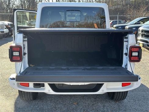 Certified 2022 Jeep Gladiator Overland image 20