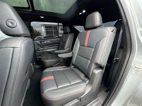 Used 2026 Chevrolet Traverse RS w/ LPO, Floor Liner Package AWD/4WD image 26