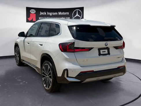 Used 2025 BMW X1 xDrive28i w/ Technology Package AWD/4WD image 3