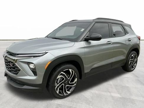 Used 2026 Chevrolet TrailBlazer RS w/ Convenience Package AWD/4WD image 3