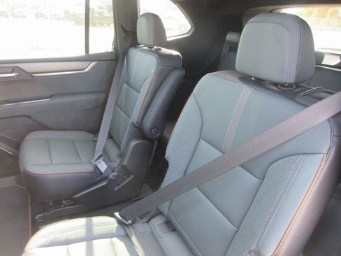 New 2026 GMC Acadia AT4 w/ Super Cruise Package AWD/4WD image 13