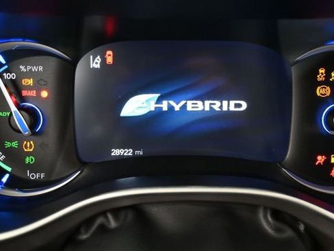 Used 2025 Chrysler Pacifica Select FWD image 18