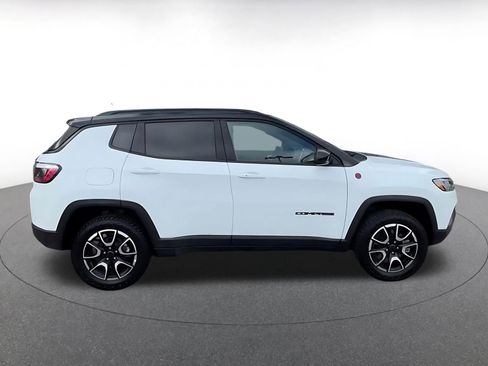 Used 2025 Jeep Compass Trailhawk image 16