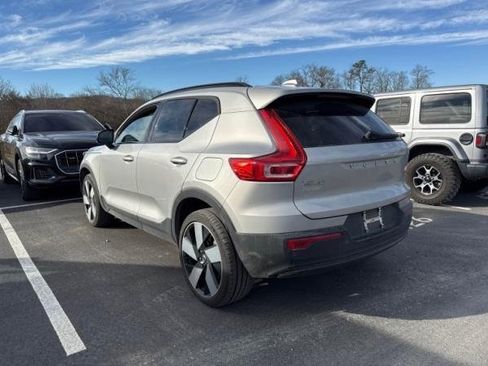 Used 2023 Volvo XC40 Recharge Ultimate image 3