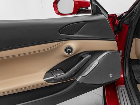 Certified 2020 Ferrari Portofino Base image 42