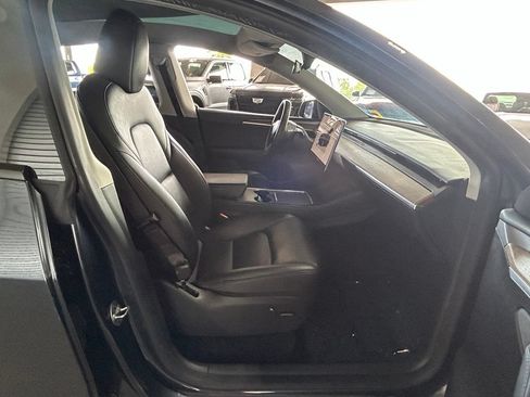 Used 2024 Tesla Model Y Long Range AWD/4WD image 30