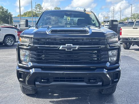 Used 2025 Chevrolet Silverado 2500 Custom w/ Custom Value Package AWD/4WD image 4