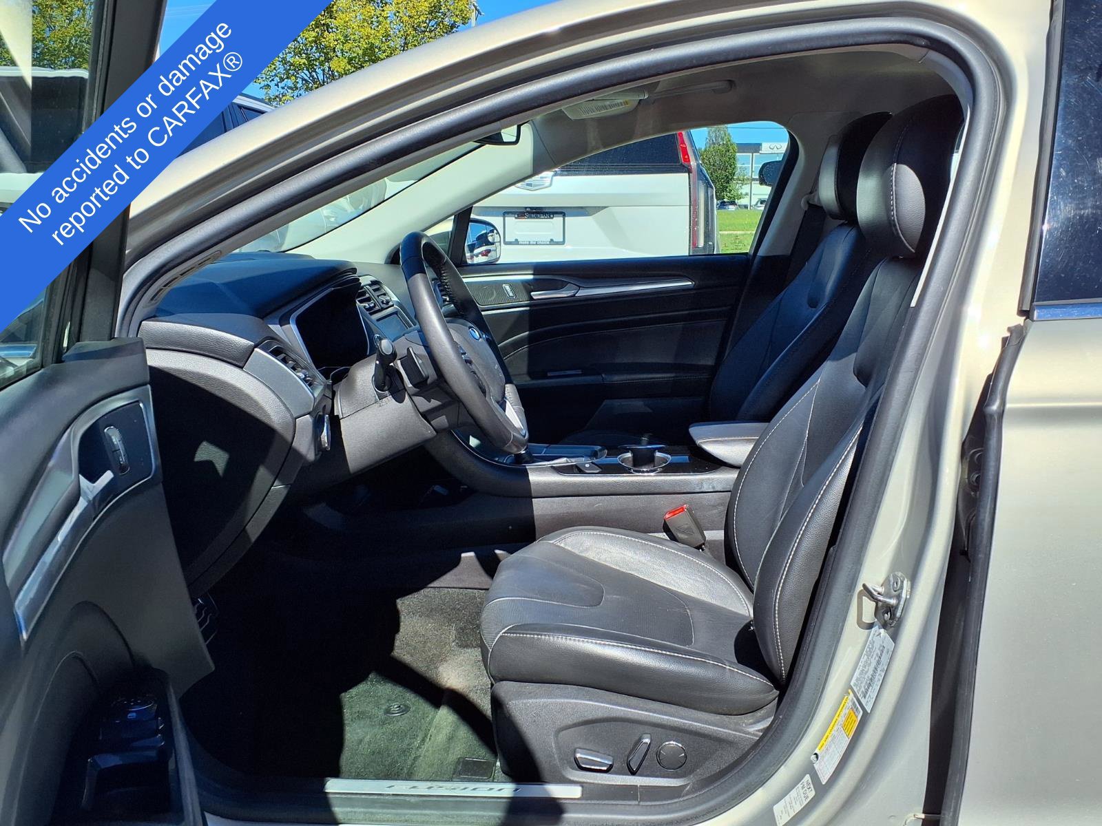 Used 2016 Ford Fusion Titanium FWD image 18