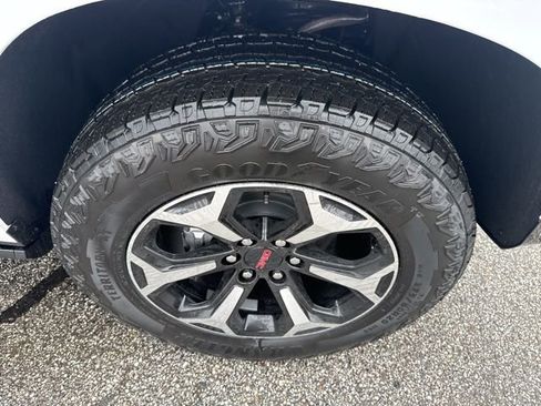 New 2026 GMC Yukon AT4 w/ AT4 Premium Package AWD/4WD image 9