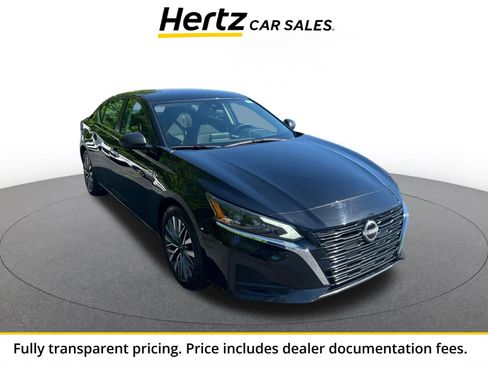 Used 2025 Nissan Altima 2.5 SV FWD image 1