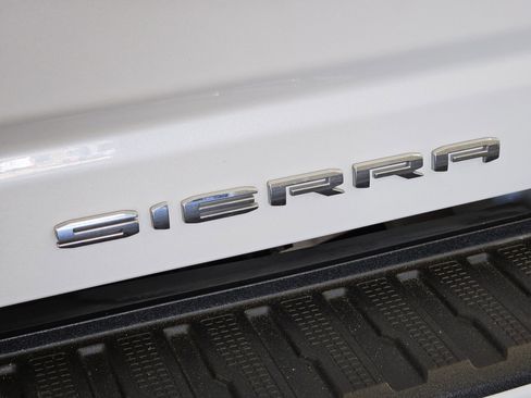 Used 2024 GMC Sierra 2500 Denali Ultimate image 14