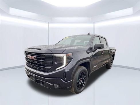Used 2025 GMC Sierra 1500 Elevation AWD/4WD image 12