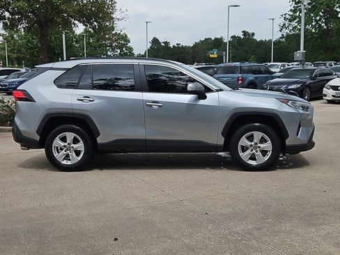 Used 2021 Toyota RAV4 XLE image 4