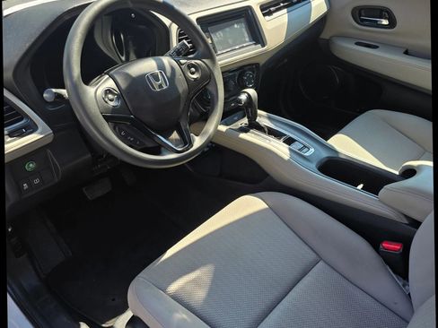 Used 2016 Honda HR-V LX image 14