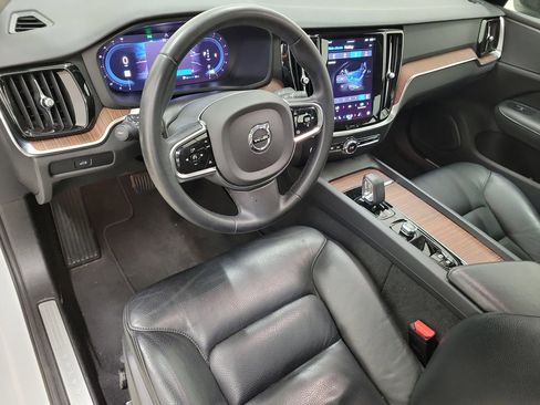 Used 2024 Volvo S60 B5 Plus image 19