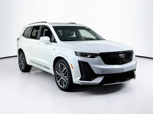 Used 2025 Cadillac XT6 Sport AWD/4WD image 3