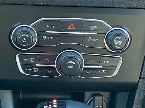 Used 2023 Dodge Charger SXT w/ Blacktop Package image 10