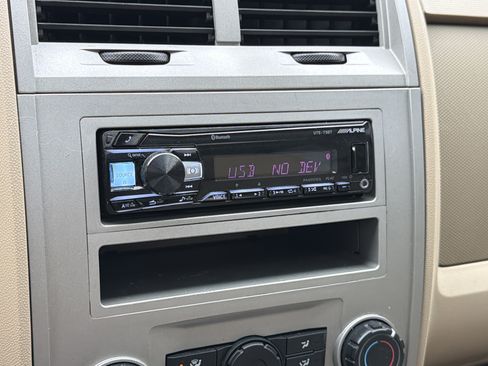 Used 2010 Ford Escape XLT FWD image 19
