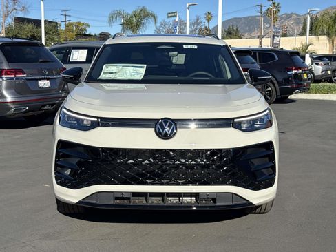 New 2026 Volkswagen Tiguan SE R-Line FWD image 3