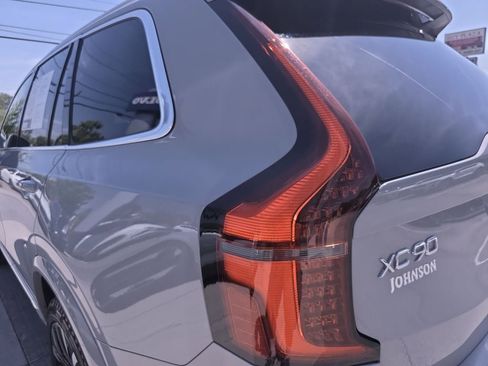 Certified 2025 Volvo XC90 B5 Plus AWD/4WD image 39