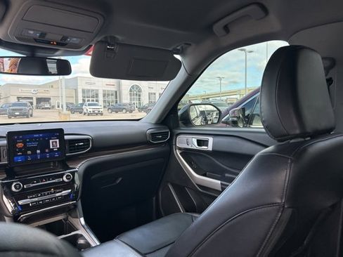 Used 2023 Ford Explorer Limited w/ Equipment Group 301A image 43