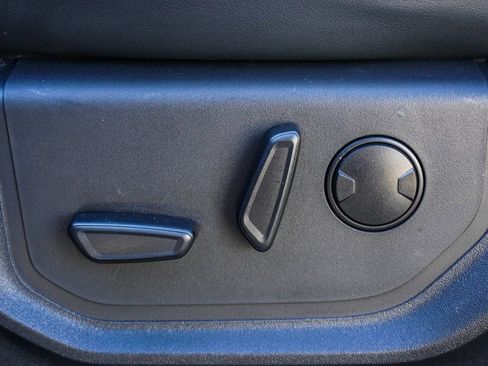 Used 2023 Ford Expedition Max XLT image 7