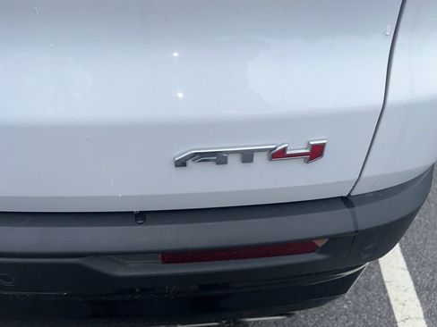 Used 2024 GMC Acadia AT4 w/ Luxury Package image 11