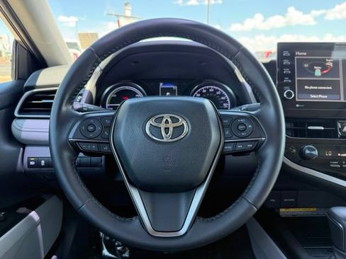 Used 2021 Toyota Camry SE w/ Audio Upgrade Package FWD image 17