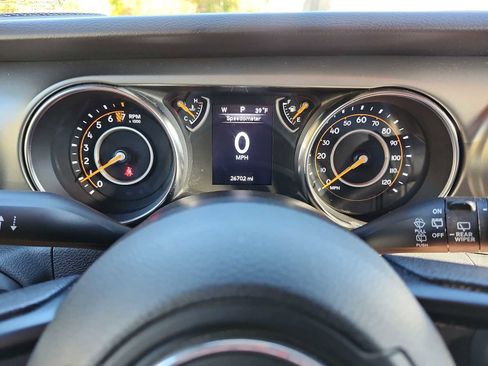 Used 2021 Jeep Wrangler Unlimited Sport image 12