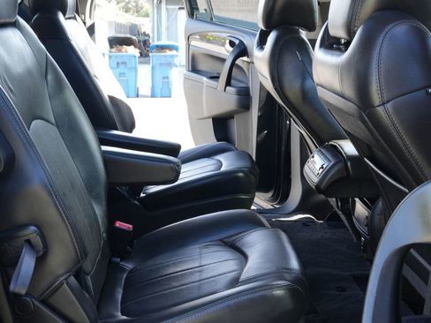 Used 2016 Buick Enclave Leather image 11
