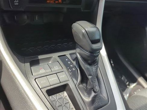 Certified 2020 Toyota RAV4 LE FWD image 22