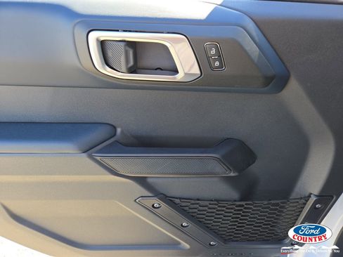 New 2026 Ford Bronco Heritage Edition image 9