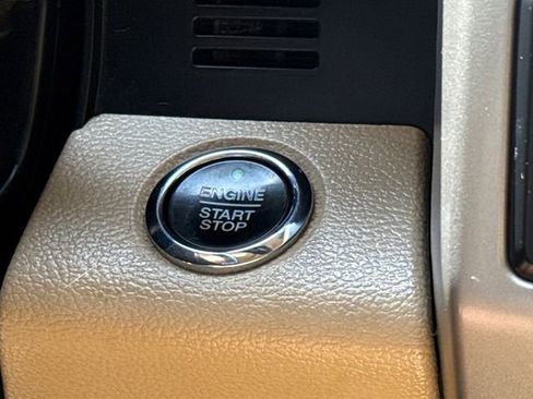 Used 2019 Ford F250 Lariat w/ Lariat Ultimate Package AWD/4WD image 29