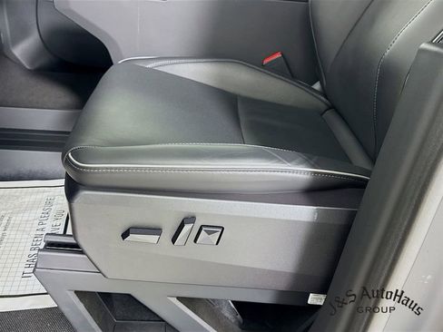 Used 2024 Tesla Cybertruck AWD Crew Cab image 25