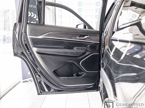 Used 2021 Jeep Grand Cherokee L Limited image 36