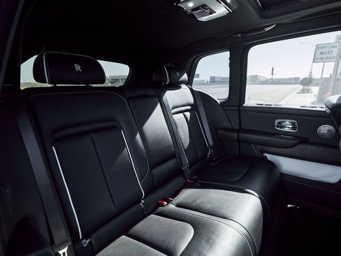 Used 2019 Rolls-Royce Cullinan image 47