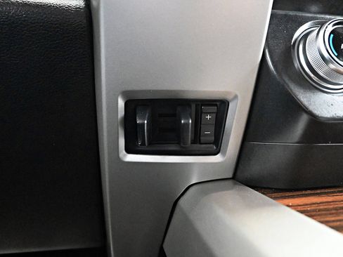 Used 2016 Ford F150 Lariat w/ Equipment Group 502A Luxury image 12