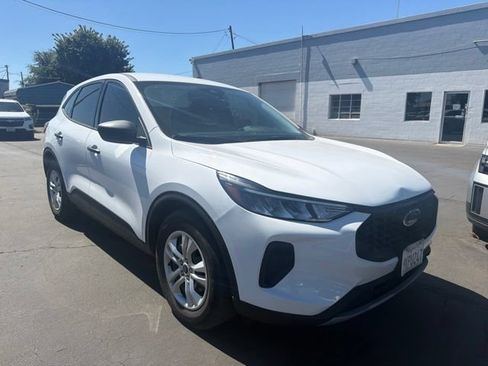 Used 2023 Ford Escape FWD image 3