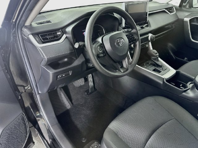 Used 2023 Toyota RAV4 XLE AWD/4WD image 19