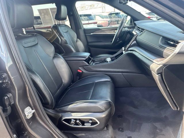 Used 2021 Jeep Grand Cherokee L Overland w/ Luxury Tech Group IV AWD/4WD image 20