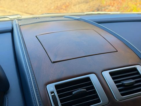 Used 2015 Aston Martin DB9 Coupe image 31