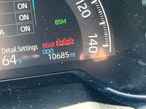 Used 2025 Toyota RAV4 XLE image 42