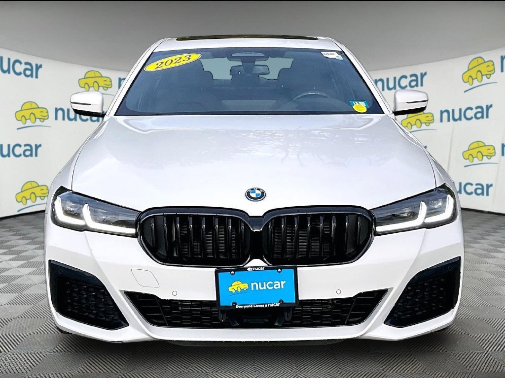 Used 2023 BMW 530e xDrive w/ Premium Package AWD/4WD image 2