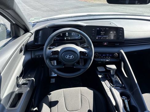 New 2026 Hyundai Elantra Sport FWD image 17