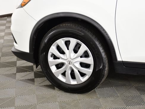 Used 2015 Nissan Rogue S AWD/4WD image 50