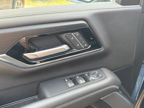 Used 2025 GMC Yukon Denali w/ Sun & Power Step Package AWD/4WD image 20